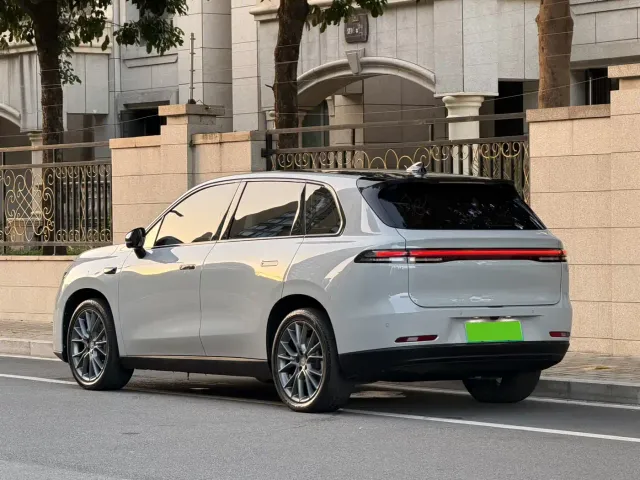 Leapmotor C10 — Фото автомобиля 12