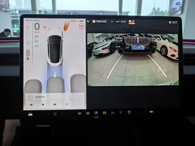 Tesla Model 3 — Фото автомобиля 11