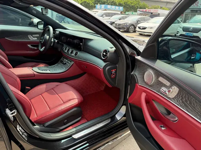 Mercedes-Benz E-Class — Фото автомобиля 6