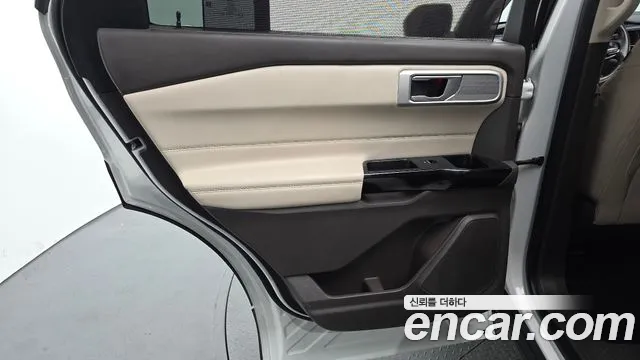 Ford Explorer Explorer 6 поколение 3.0 Platinum 4WD — Фото автомобиля 23