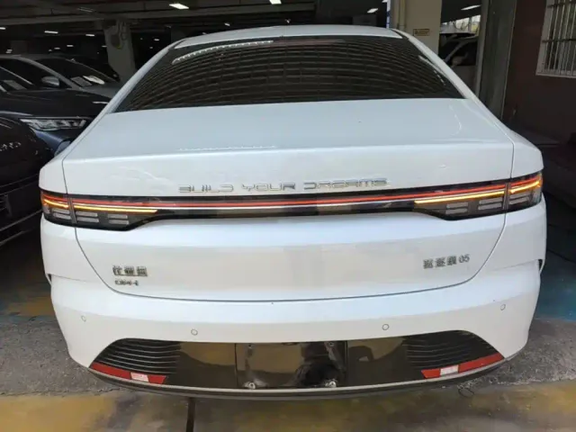 BYD Destroyer 05 2022 DM-i 55KM Luxury — Фото автомобиля 5
