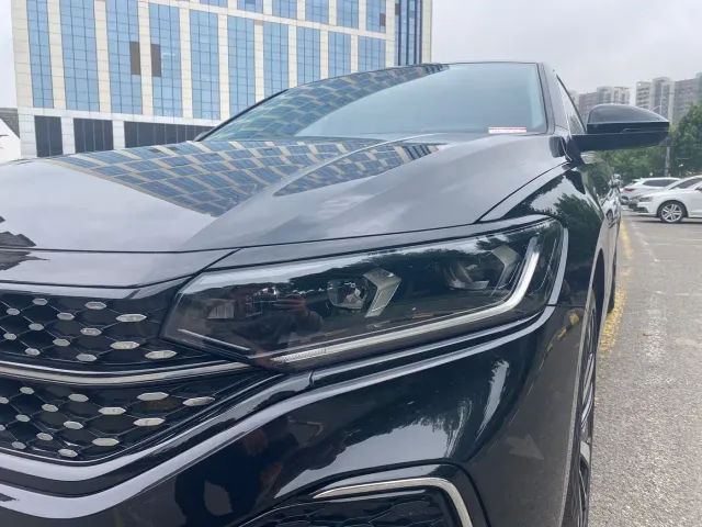 Volkswagen Passat — Фото автомобиля 18