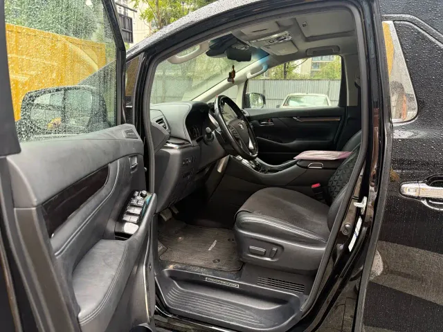 Toyota Vellfire — Фото автомобиля 5
