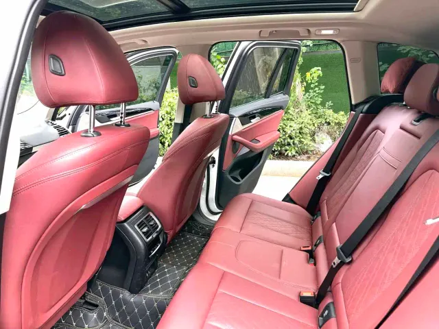 BMW iX3 — Фото автомобиля 9