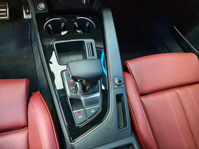 Audi A4L — Фото автомобиля 9