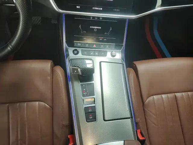 Audi A6L — Фото автомобиля 13