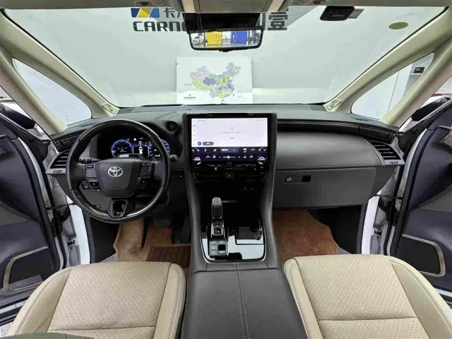 Toyota Alphard 2024 Hybrid 2.5L Ultimate Enjoyment Edition — Фото автомобиля 11