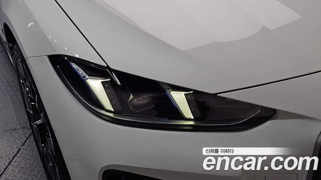 BMW i4 — Фото автомобиля 7