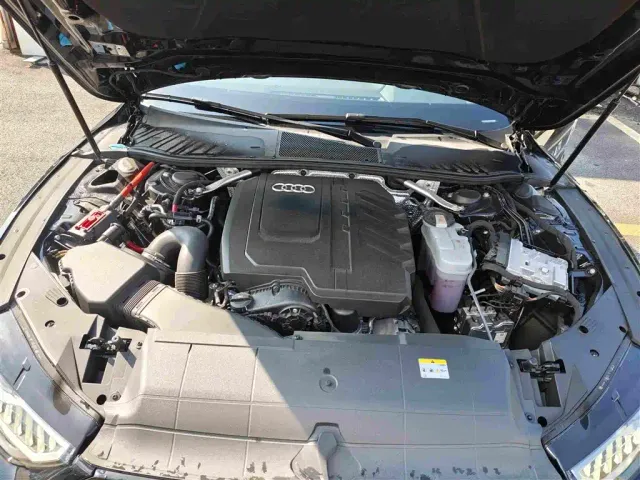 Audi A7L — Фото автомобиля 9
