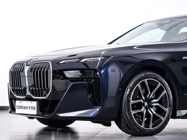 BMW 7 Series — Фото автомобиля 5