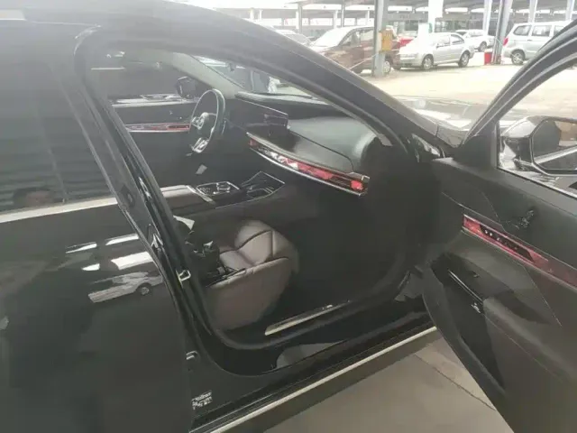 BMW 7 Series — Фото автомобиля 6