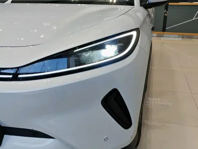 BYD Sealion 05 EV — Фото автомобиля 4