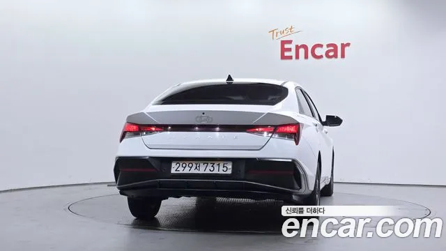 Hyundai Avante CN7 — Фото автомобиля 4