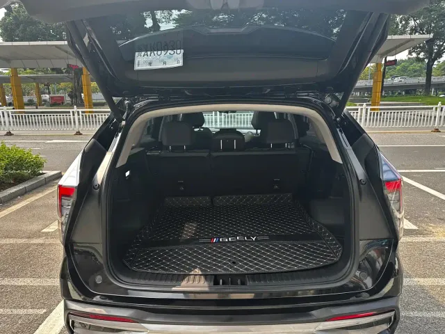 Geely Boyue L — Фото автомобиля 19