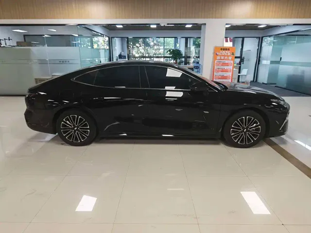 Geely Galaxy Xingyao 8 — Фото автомобиля 3