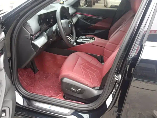 BMW 5 Series — Фото автомобиля 9