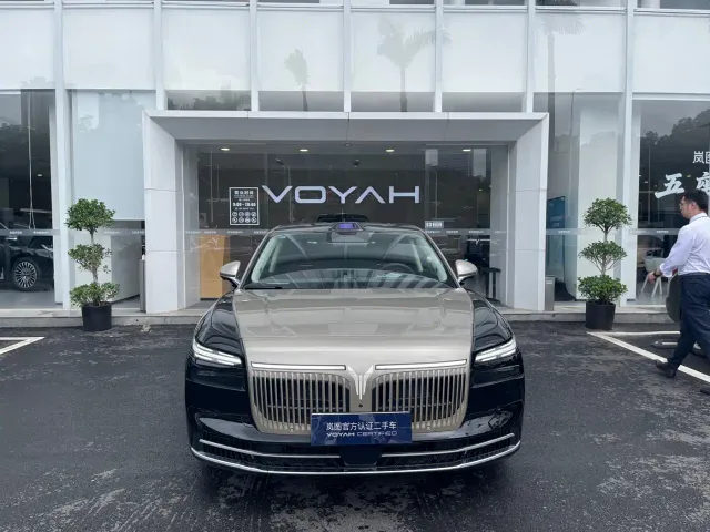 Voyah Zhuiguang L — Фото автомобиля 2