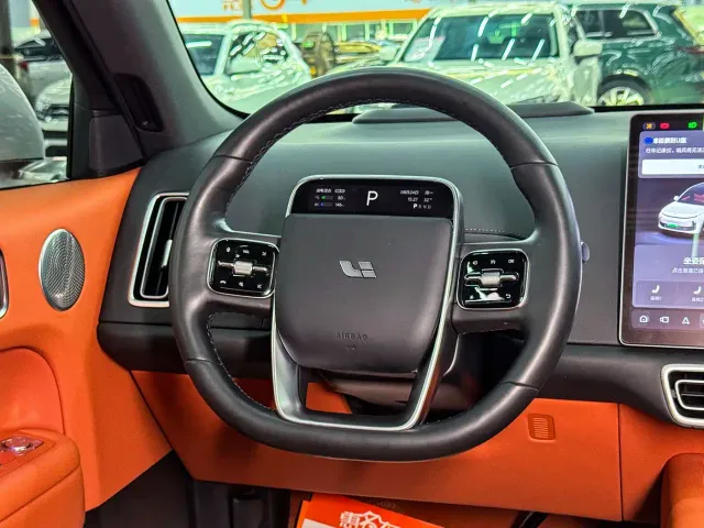 Li Auto L6 — Фото автомобиля 10