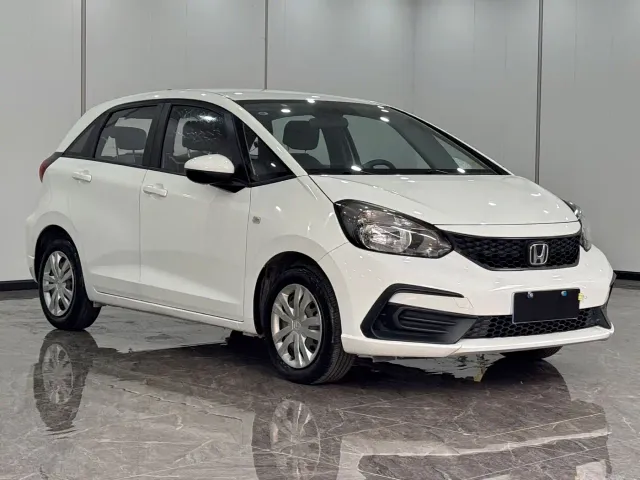 Honda Fit — Фото автомобиля 3