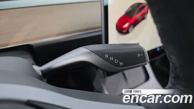 Tesla Model Y — Фото автомобиля 9