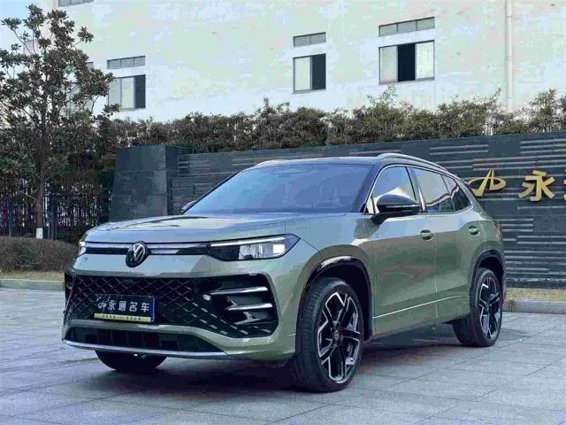 Фотография автомобиля — Volkswagen Tayron