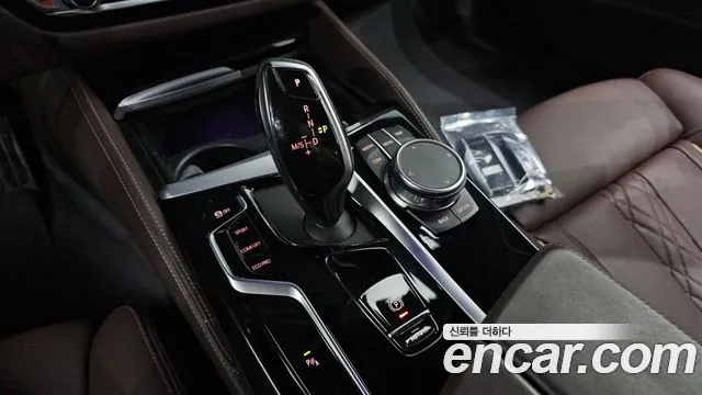 BMW 5 Series G30 — Фото автомобиля 9