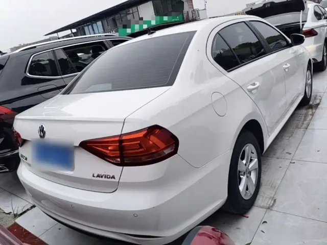 Volkswagen Lavida — Фото автомобиля 6