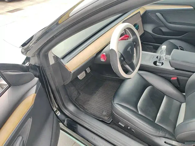 Tesla Model 3 — Фото автомобиля 15
