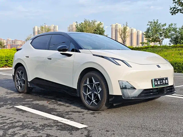 Lynk & Co Z20 — Фото автомобиля 8