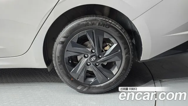 Hyundai Avante CN7 — Фото автомобиля 6