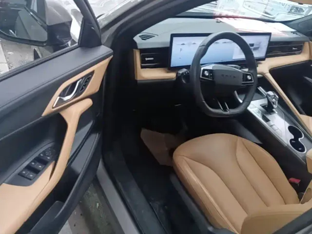 Roewe RX5 — Фото автомобиля 15