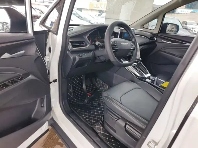 Maxus G50 — Фото автомобиля 11