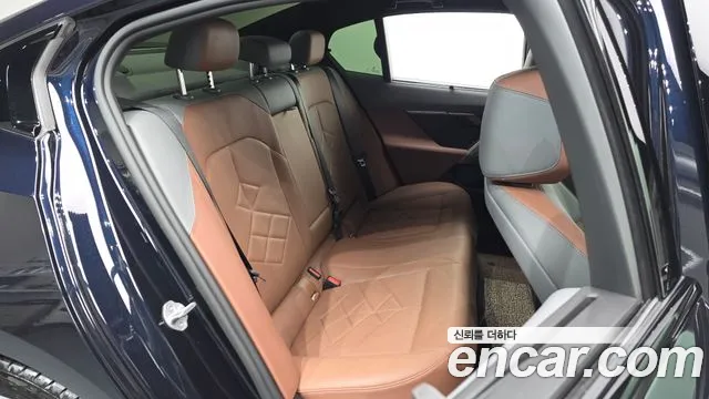 BMW 5 Series G60 — Фото автомобиля 11