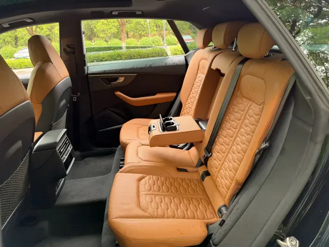 Audi RS Q8 — Фото автомобиля 7