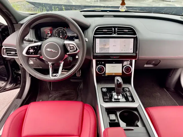 Jaguar XEL — Фото автомобиля 13
