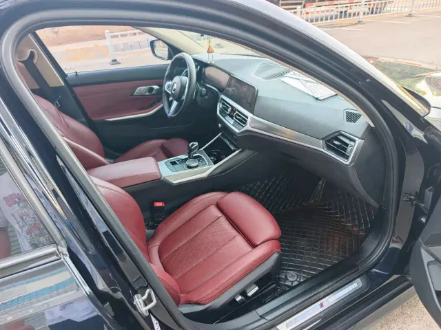 BMW 3 Series — Фото автомобиля 10