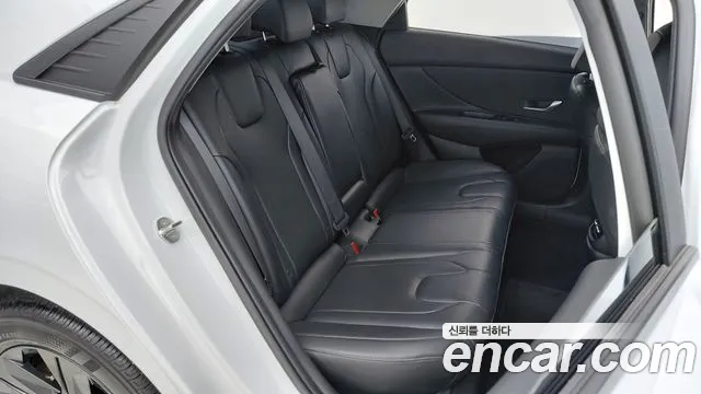 Hyundai AVANTE Avante (CN7) — Фото автомобиля 11