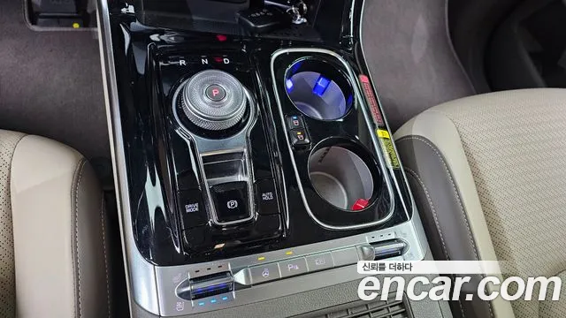 Kia Carnival Generation 4 — Фото автомобиля 12