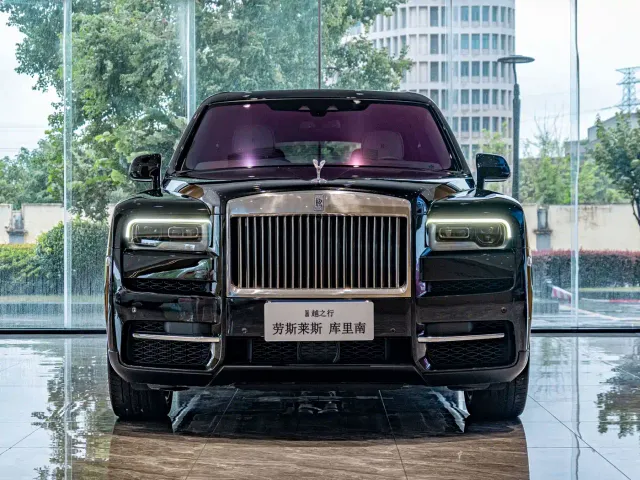 Фотография автомобиля — Rolls-Royce Cullinan