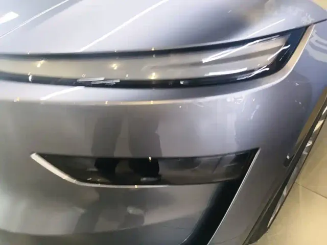 Tesla Model Y — Фото автомобиля 23