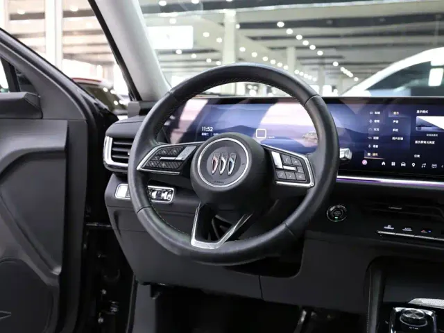 Buick Envision Plus — Фото автомобиля 11