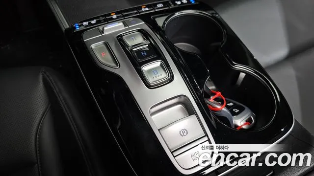 Hyundai Tucson Tucson (NX4) Дизель 2.0 2WD — Фото автомобиля 8