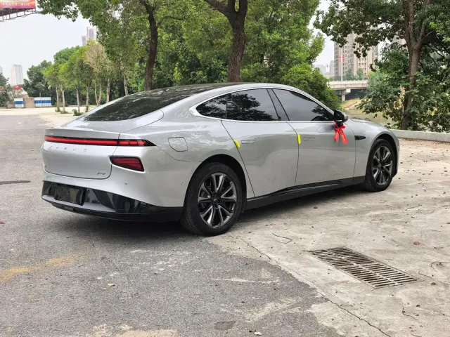 Xpeng P7 — Фото автомобиля 5