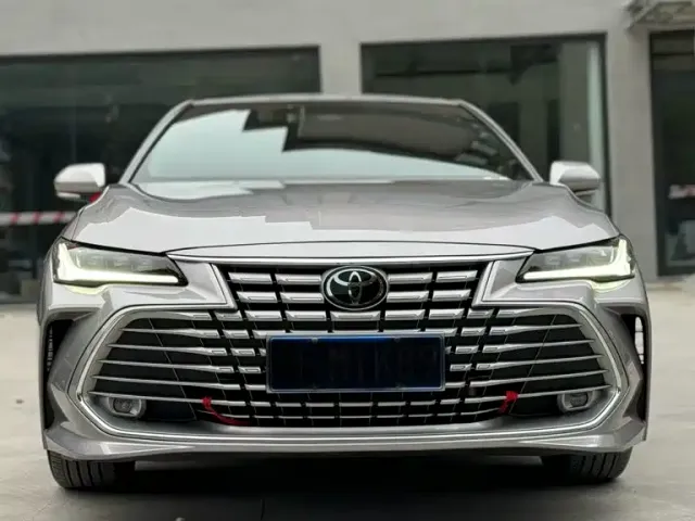 Toyota Avalon — Фото автомобиля 2