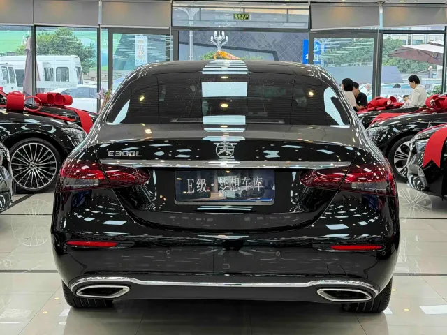 Mercedes-Benz E-Class — Фото автомобиля 17