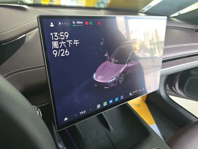 Xiaomi SU7 — Фото автомобиля 12