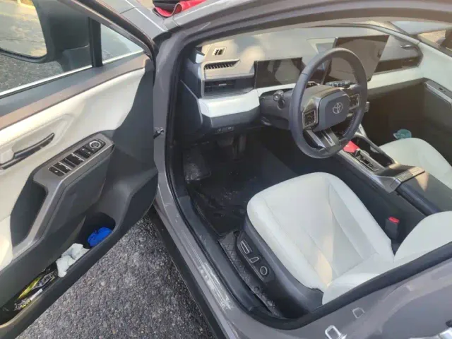 Toyota RAV4 — Фото автомобиля 17