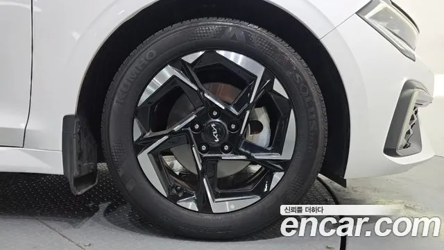 Kia K5 Новый K5 3 поколение 2.0 LPi(Для проката) — Фото автомобиля 21