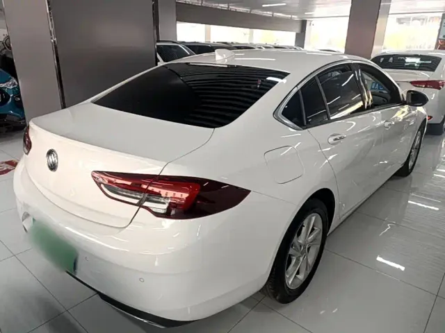 Buick Regal — Фото автомобиля 6
