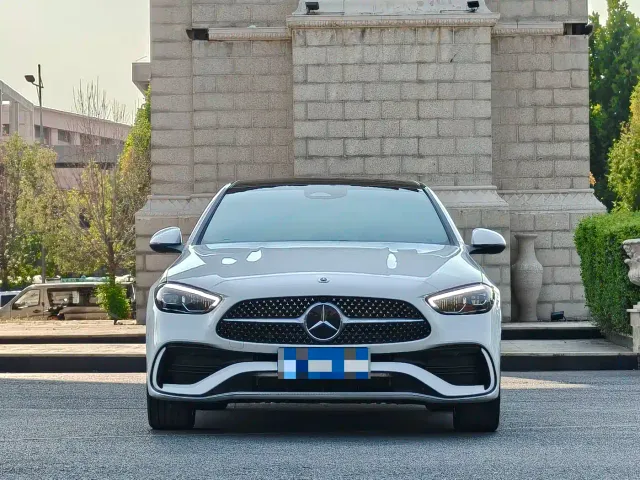Mercedes-Benz C-Class — Фото автомобиля 3